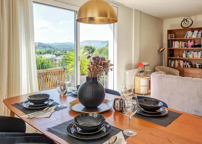 Riera By Hello Homes *