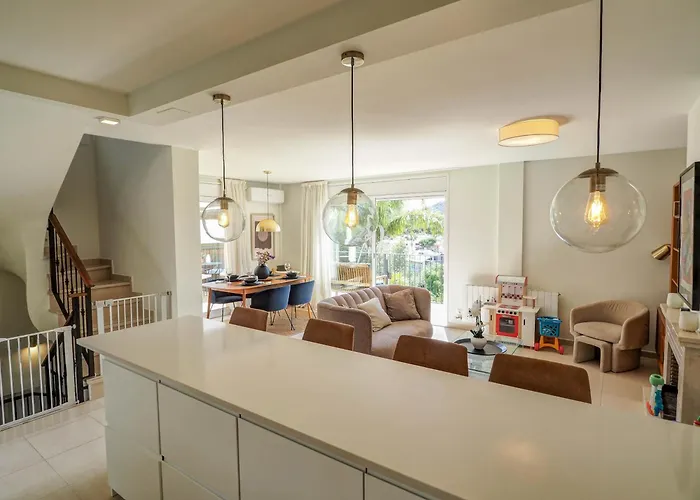 Riera By Hello Homes *