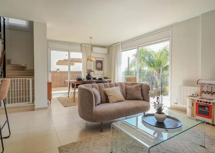 Villa Riera By Hello Homes *